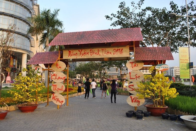 cho-xuan-phu-my-hung-3