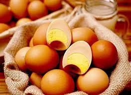 Dù đắt hơn 10 lần vẫn tranh nhau mua trứng Hàn Quốc tẩm bổ