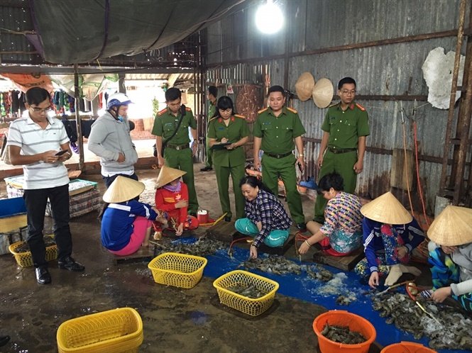 Mánh lới bơm tôm ngày càng tinh vi
