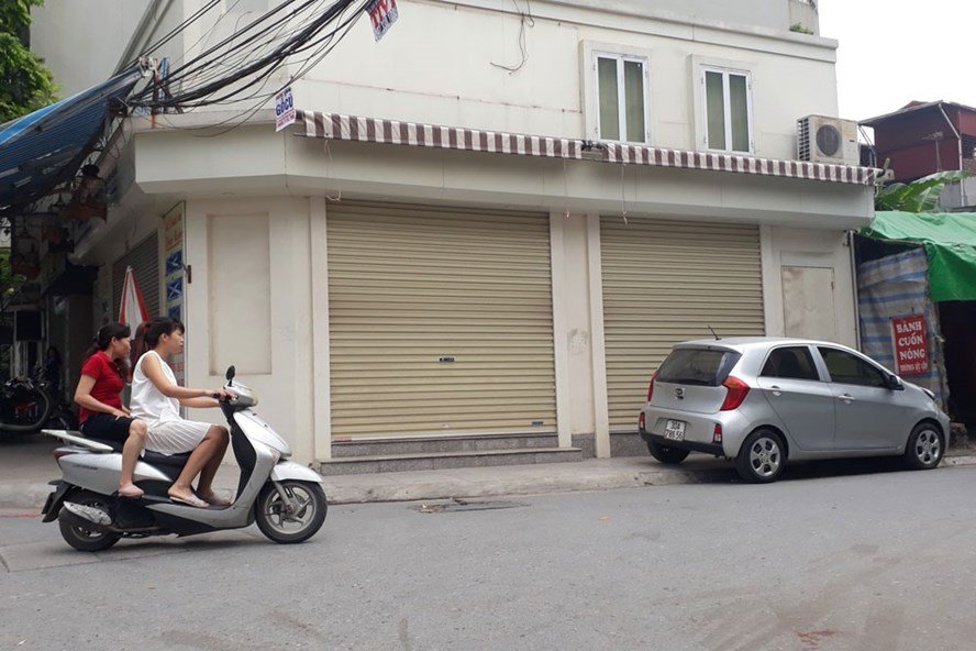 Phố hàng xách tay đột ngột đóng cửa!