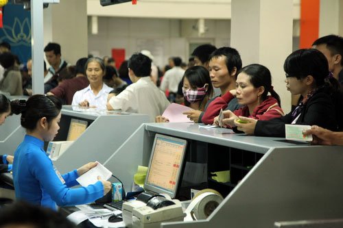 Vé máy bay tăng mạnh, đại lý oải, hành khách ngán!