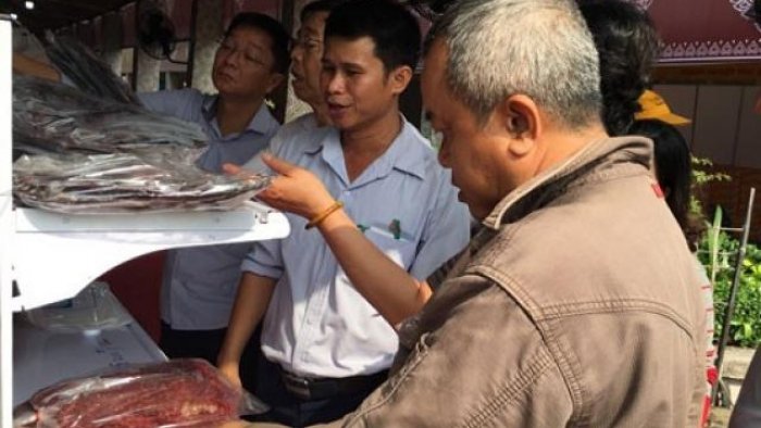 Hàng ngoại lên ngôi dịp Tết