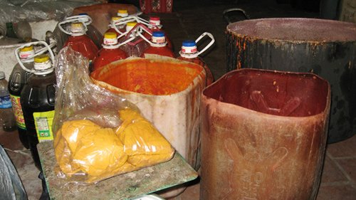 Chất lượng tương ớt, tương cà không nhãn mác tràn lan thị trường đến đâu?