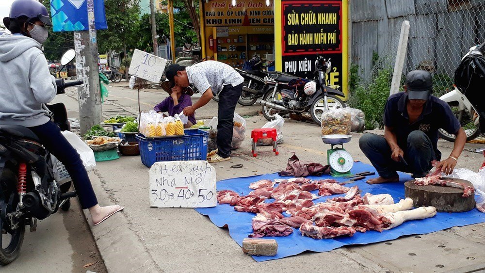 Thực hư “thịt sạch” bán ở vỉa hè